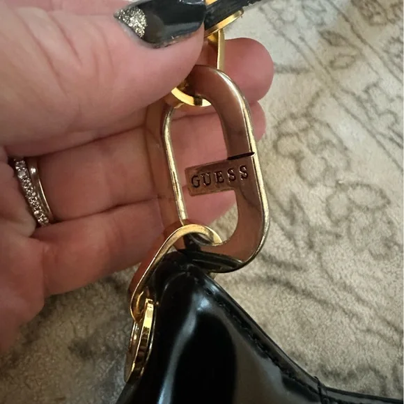Y2K GUESS Black Patent Leather Shoulder Bag - Picture 4 of 11
